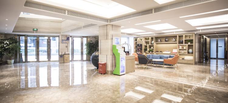 凯里亚德酒店(深圳麟恒广场六约地铁站店)图片