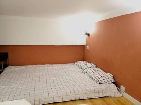 上海姿姿民宿(乌鲁木齐北路分店)