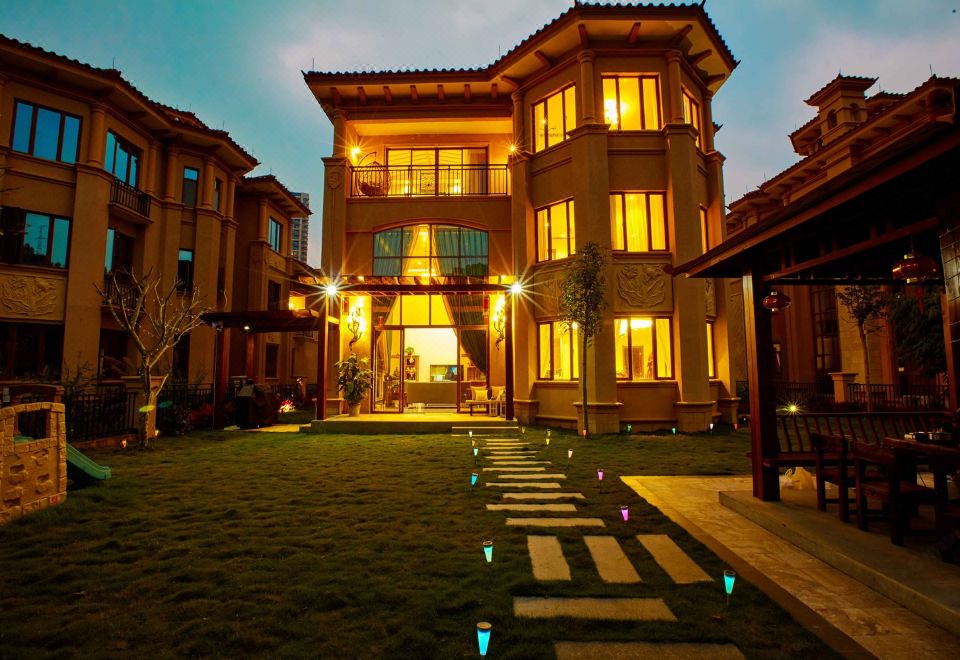  Hotel Overview