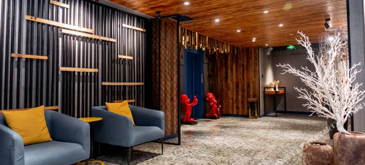 伊佳Loft主题酒店(平顶山火车站店)图片