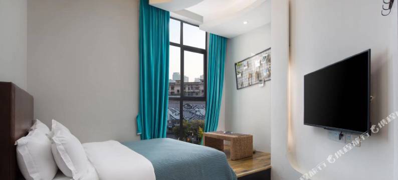 七彩蝶酒店图片