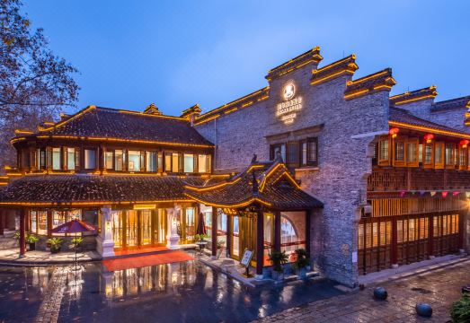 镇江西津渡泊尔珍珠饭店外景图