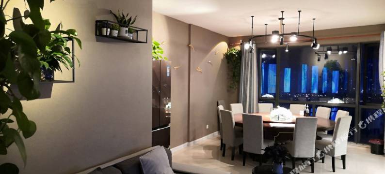 近会展万达灯光秀一线江景房公寓(江边洲路分店)图片