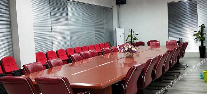 安顺梧桐温泉养生酒店(西秀区安顺西站店)图片