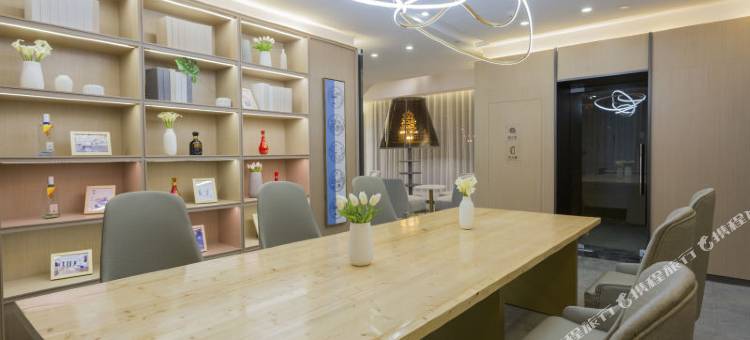 君莱酒店•YUE(武汉国博中心前进村地铁站店)图片