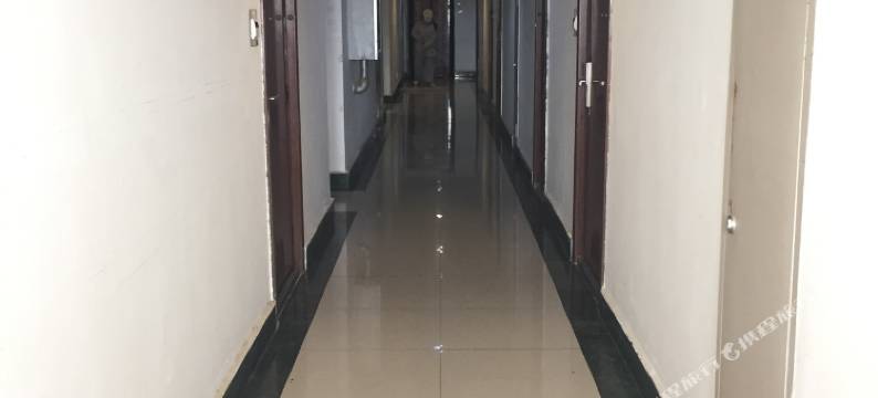 Lotoo酒店(西双版纳泼水广场店)图片