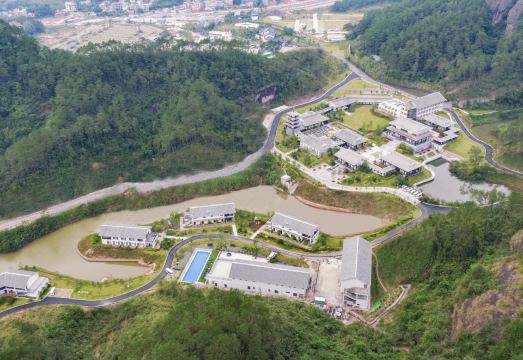 容县养心学院酒店外景图