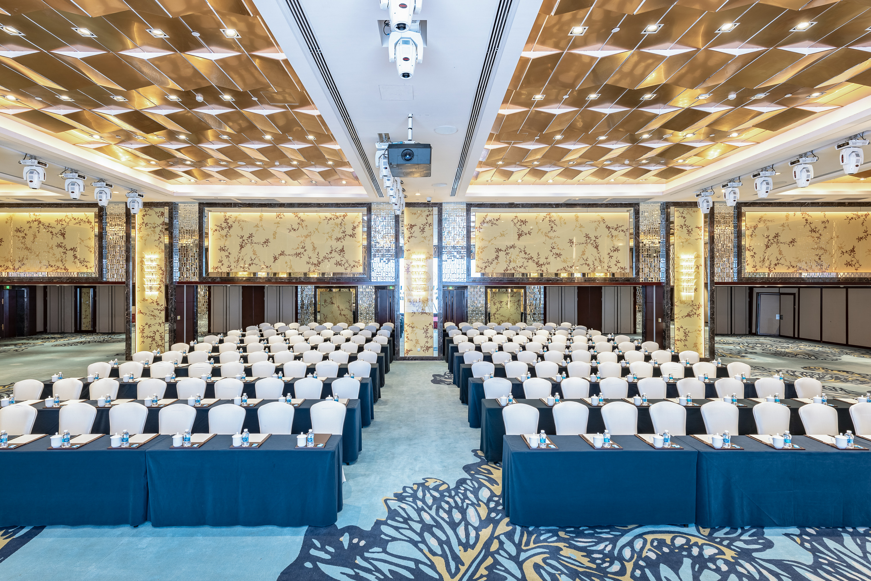 River & Holiday Hotel ChongQingOver view