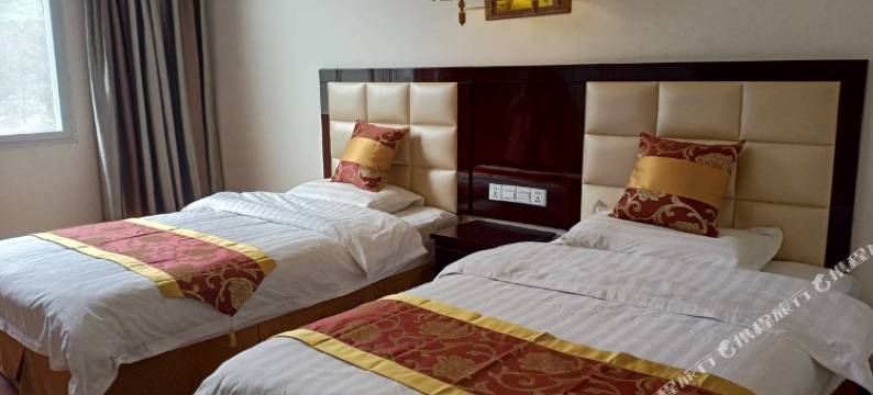 泸定海螺沟金开古镇宾馆图片