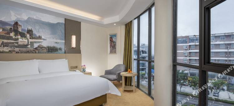 维也纳酒店(泰州万达广场店)图片