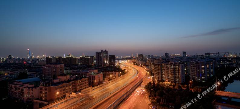 上海金桥中心智选假日酒店图片