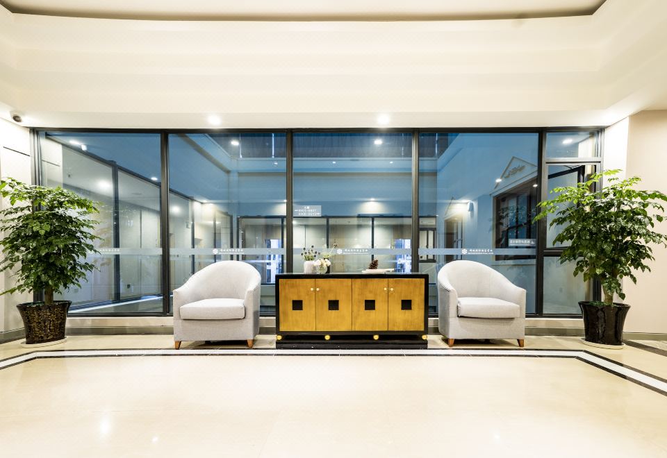 Boya Celebrity Miramar Hotel (Tianfu Wenshu Monastery)Hotel Overview