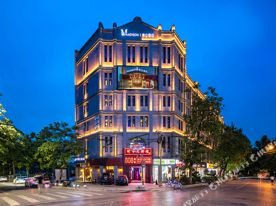 西安万达广场李家村地铁站美仑酒店
