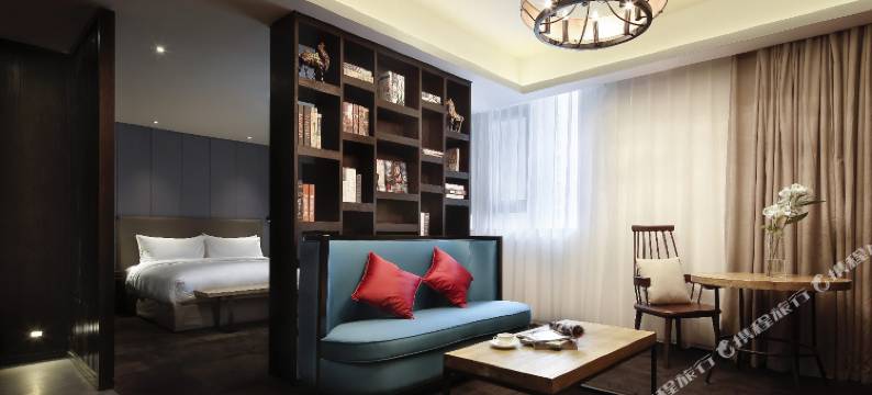 Ease House颐舍酒店(洛阳龙门高铁站兴洛湖地铁站店)图片