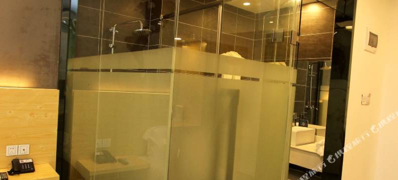 逸米酒店(深圳平湖华南城地铁站店)图片