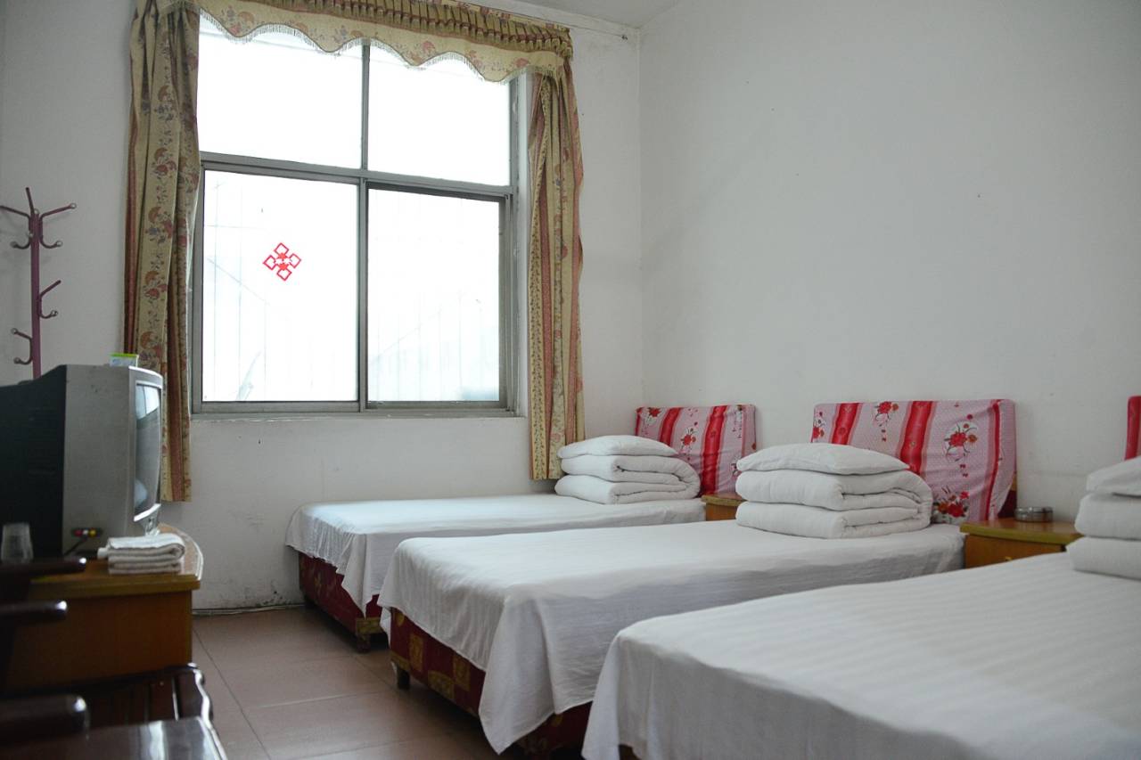 十堰君临旅馆(武当山机场店)