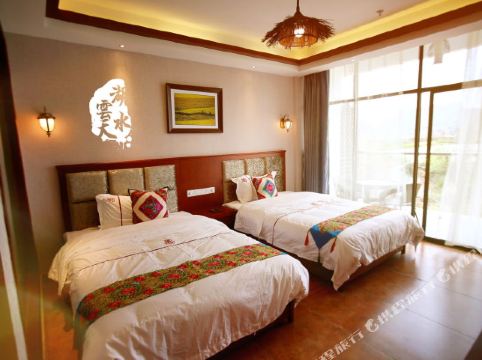 普者黑湖水云天酒店