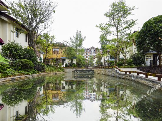 崇州街子古镇斯维登温泉度假酒店青城山居店