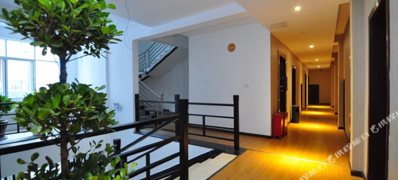 罗平君都酒店图片