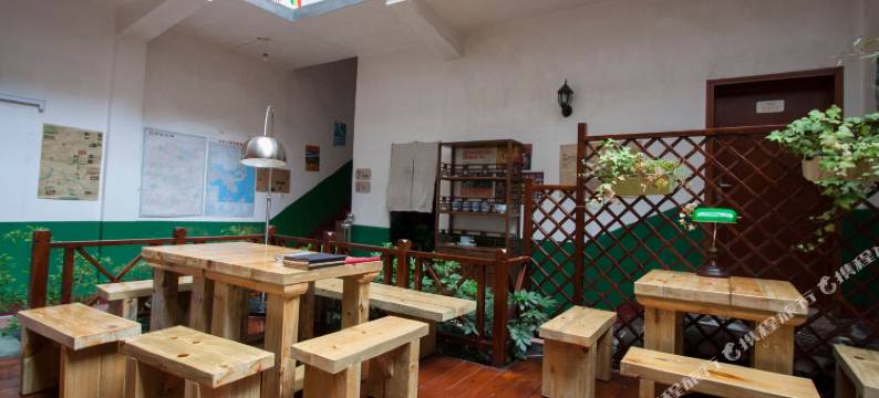 八戒青年旅舍(韶山风景区店)图片