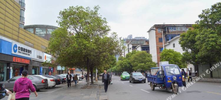南昌华城商务宾馆(丁公路北地铁站店)图片