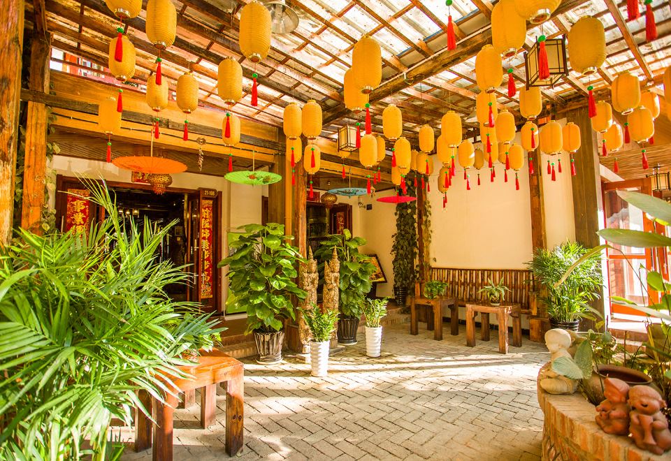 Fengweizhu Inn Hotel Overview