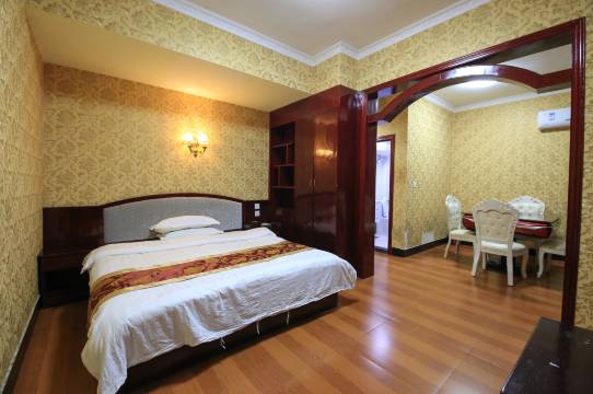 天佑假日酒店(婺源步行街店)