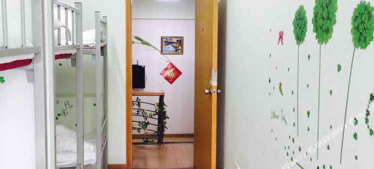途皮士青年旅舍(武汉光谷广场地铁站店)图片