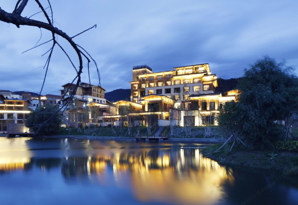 Grand House Tingyue LinzhiHotel Overview
