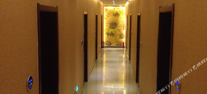 呼伦贝尔华庭假日宾馆图片