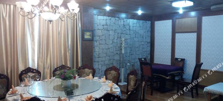 嘉泰大酒店(京山雅斯超市店)图片