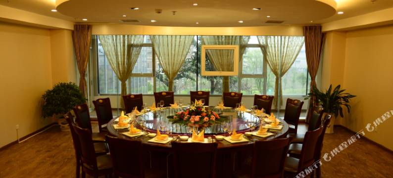 泸县馨天诚酒店图片