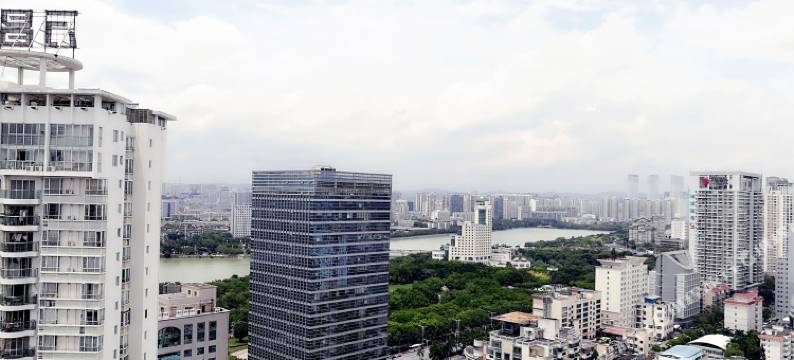 优雅公寓(南宁洛春路店)图片