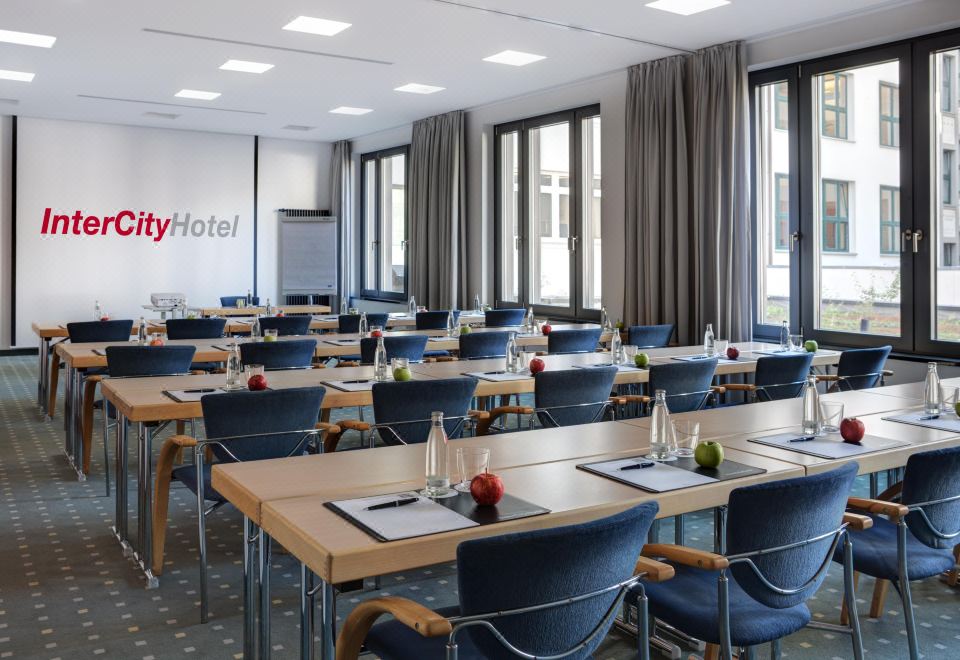 IntercityHotel Hamburg Hauptbahnhof Hotel Overview