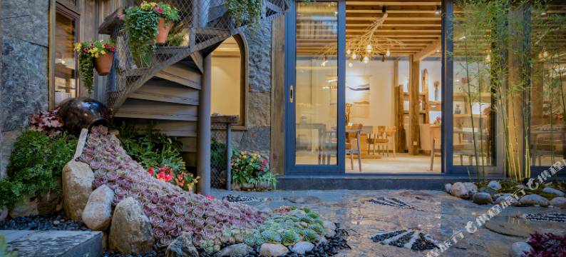 Accompany·艺束 | 山衔落日寻新中式设计庭院(束河古镇店)图片