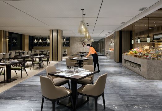 Courtyard by Marriott Zhengzhou Airport Hotel Overview