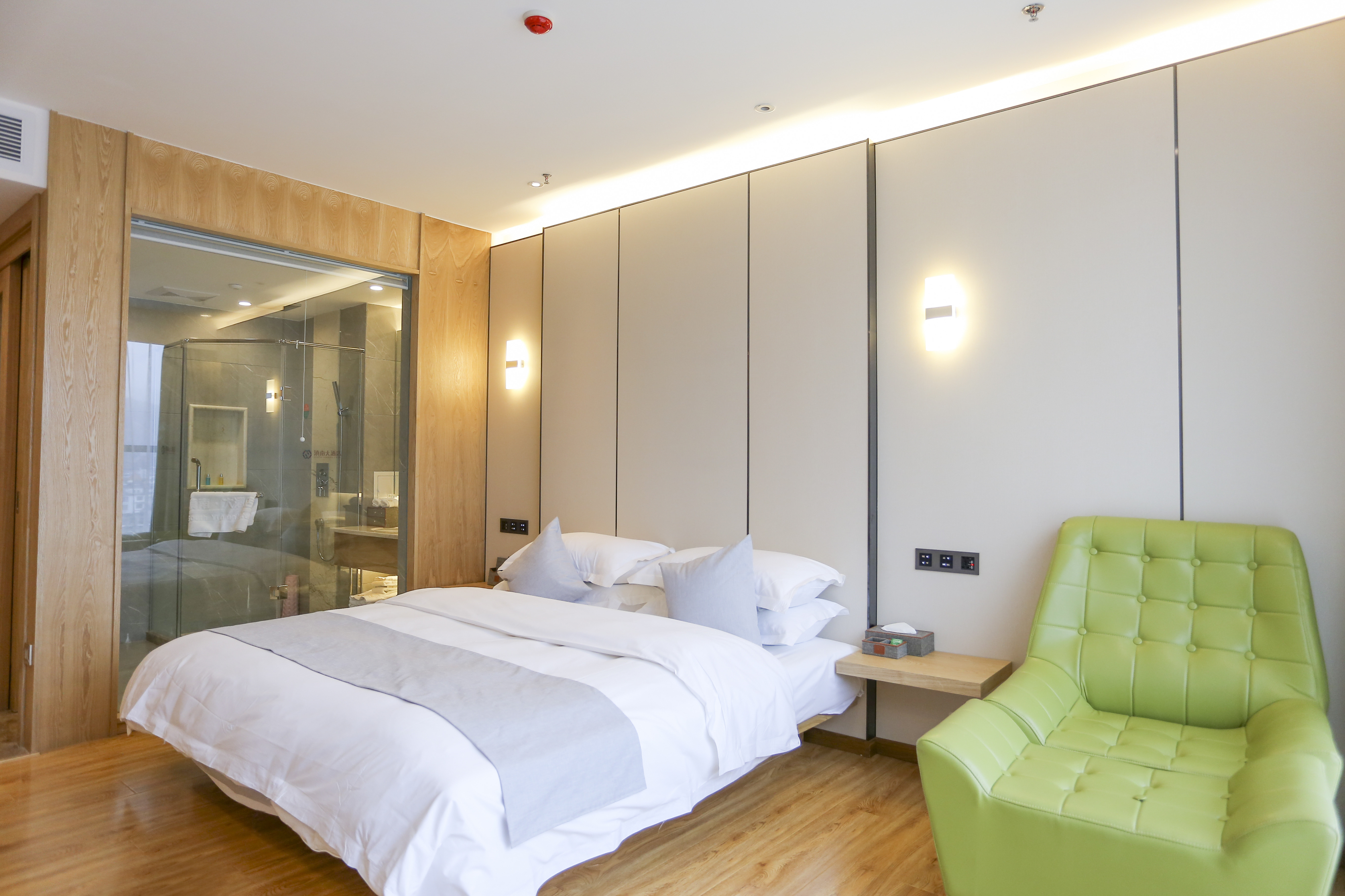 Diannan Hotel Over view