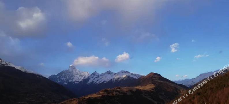 四姑娘山观山印枂客栈图片