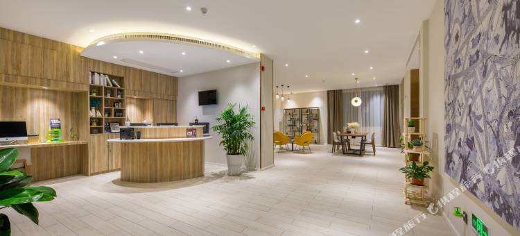 INTO云柏酒店(横店影视城步行街店)图片