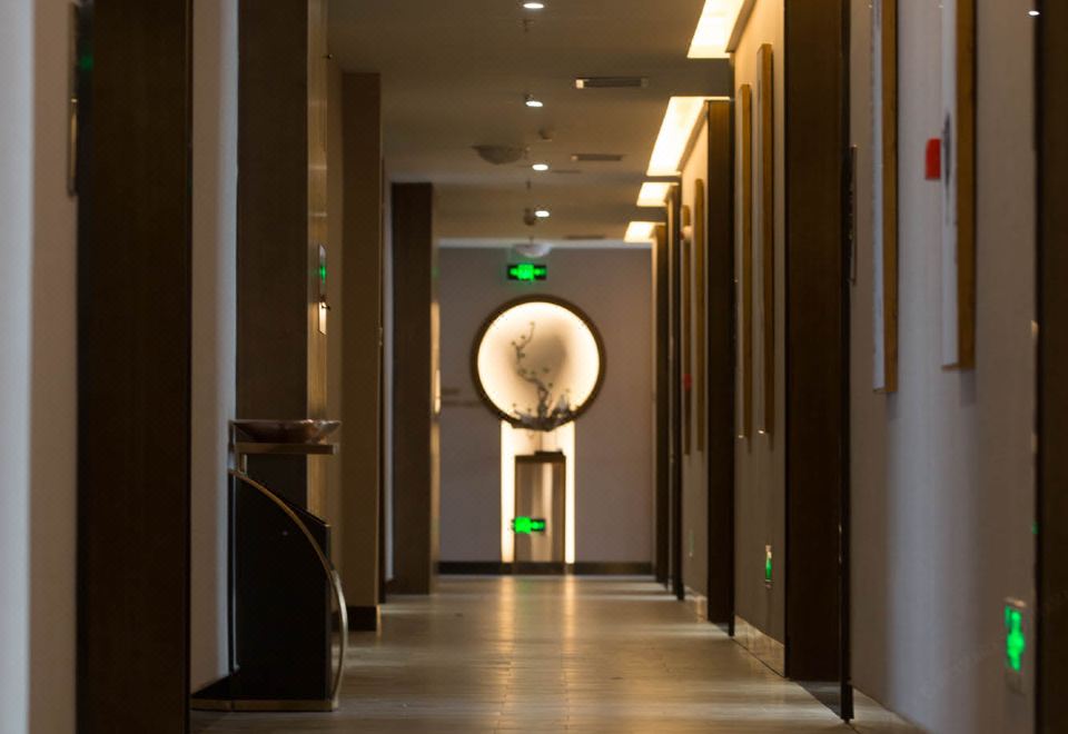 Qianshuiwan Chanyin Hotel Hotel Overview