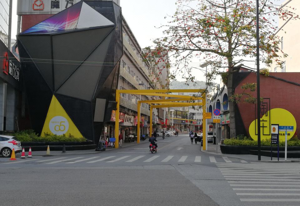 Paco Hotel (Guangzhou Tianhebei Tianpingjia Metro Station) Hotel Overview