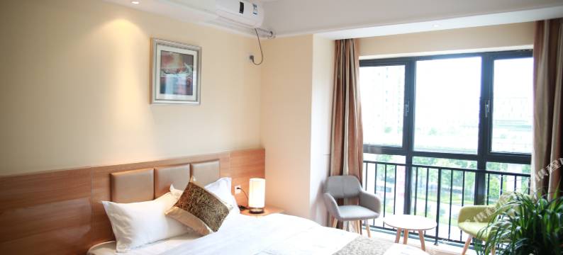 羽桐精品酒店(重庆巴南万达店)图片