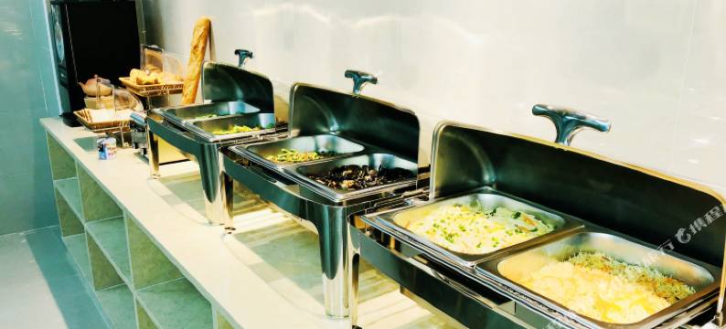 利安酒店(潮州枫溪陶瓷城财富中心粤运中心客运站店)图片