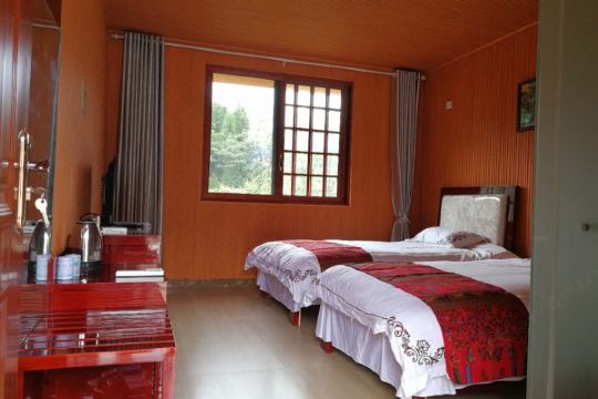 选择房间开业:2019荥经清水湾农庄位于荥经县龙苍沟镇发展村金山组.