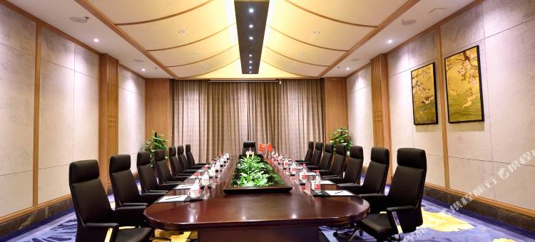 内丘鹊山湖阿尔卡迪亚国际度假酒店图片