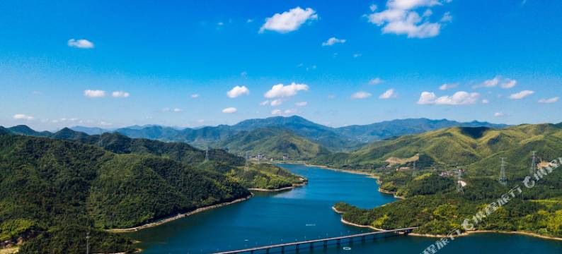 莫干七栖·QIXI温泉设计师环山野奢·星空泳池花园美宿图片