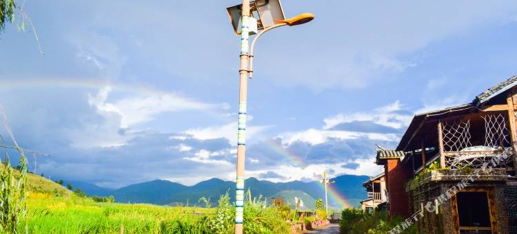 泸沽湖木楞房精品客栈图片