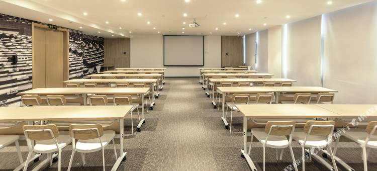 宜必思酒店(郑州中原万达广场陇海西路地铁站店)图片