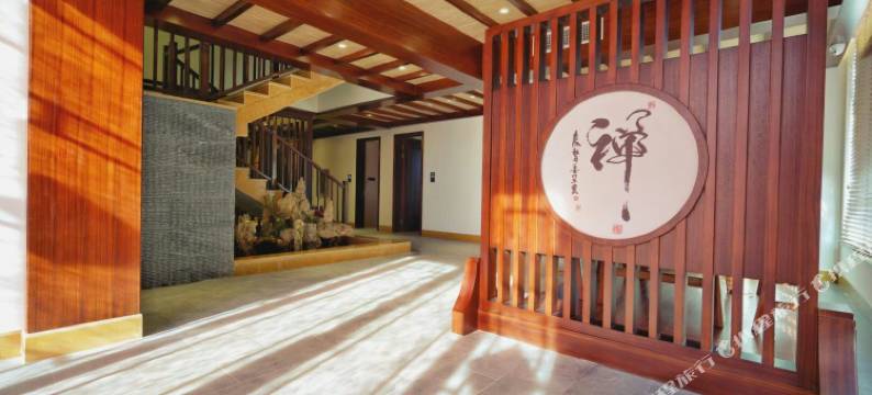 弥勒锦屏山静心雅舍图片