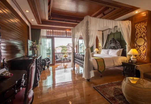 Sunday Villa Sirilanna HotelHotel Overview